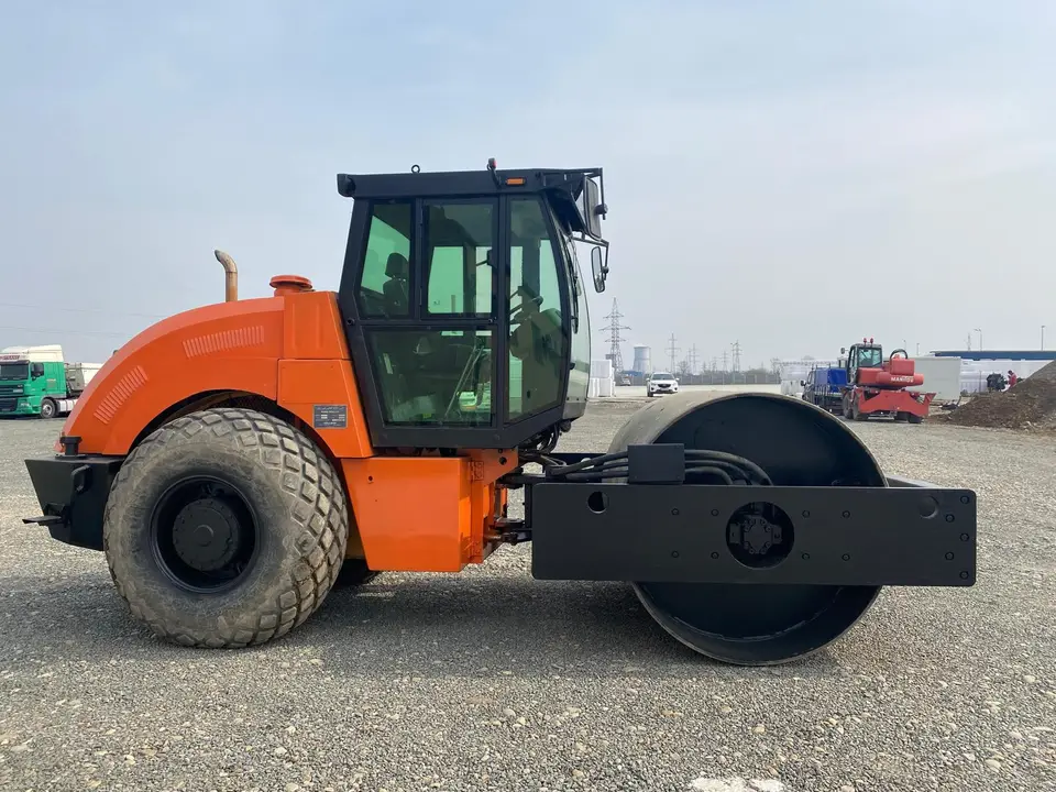 Compactor cu rulou